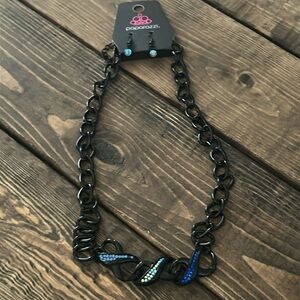 Paparazzi necklace with matching earrings NEW